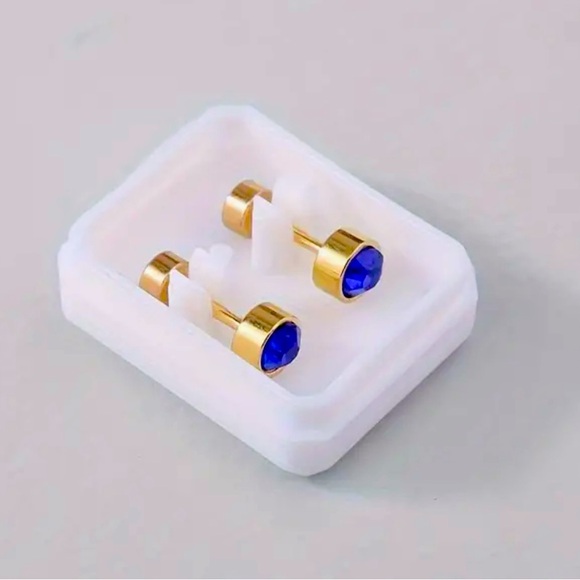 NEW!!1pair Simple Light Sapphire September Blue Synthetic Zircon Stud Earrings💎 - Picture 2 of 5